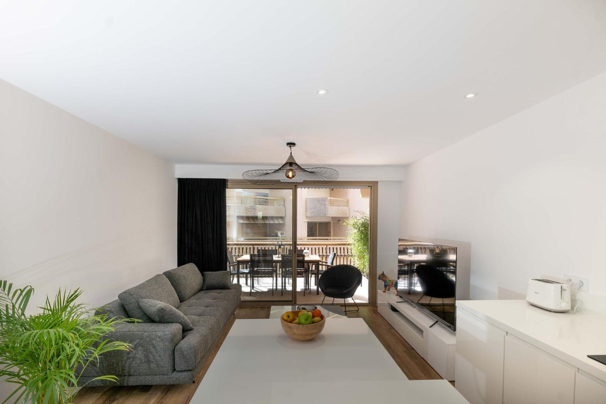 Somptueux Appartement 20M Plages Avec Vue Mer 昂蒂布 外观 照片