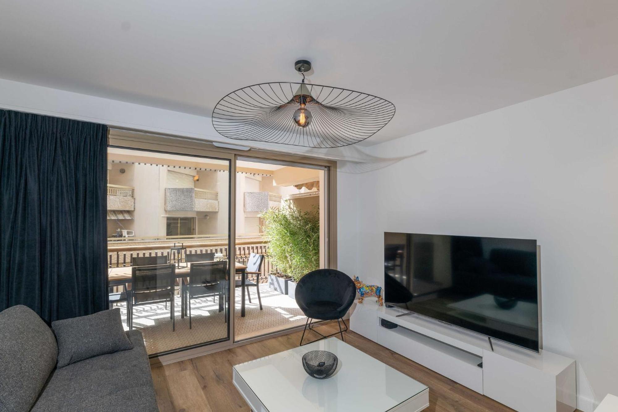 Somptueux Appartement 20M Plages Avec Vue Mer 昂蒂布 外观 照片