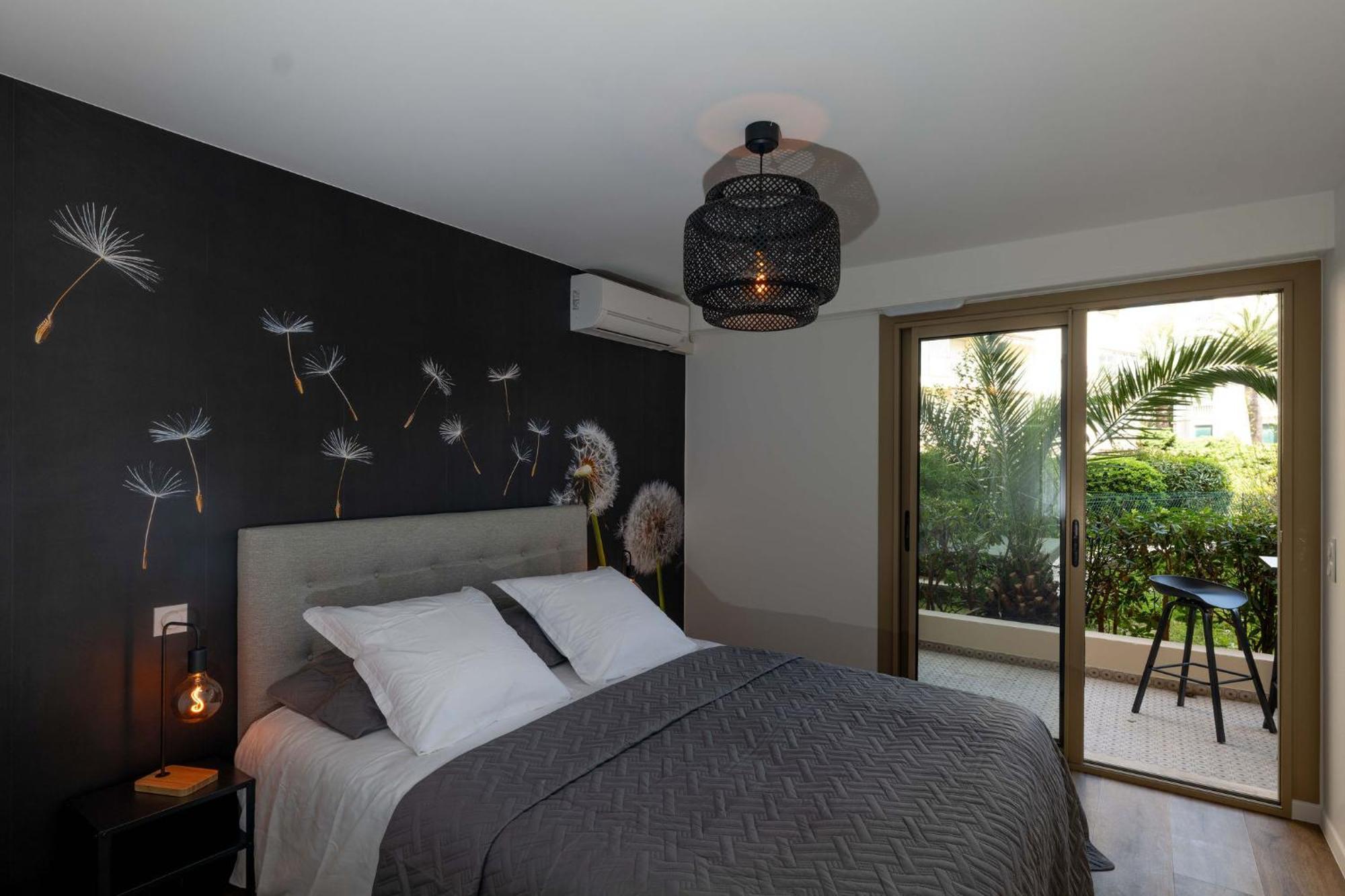 Somptueux Appartement 20M Plages Avec Vue Mer 昂蒂布 外观 照片