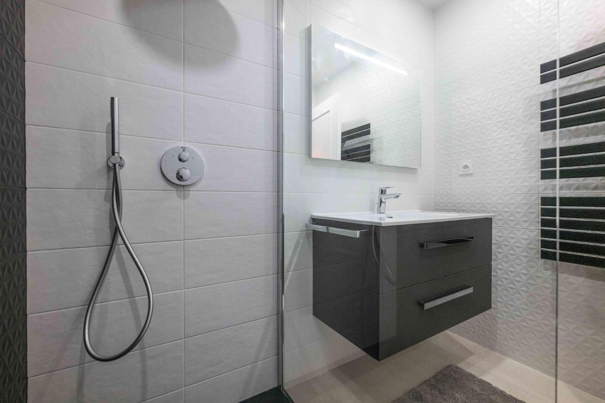 Somptueux Appartement 20M Plages Avec Vue Mer 昂蒂布 外观 照片